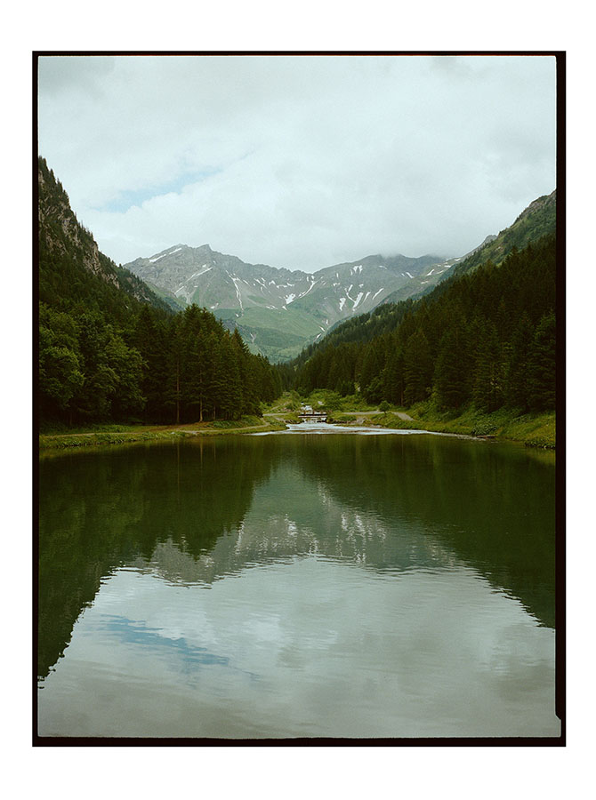 01_FlorianGrill_LOfficiele_Lichtenstein_Scans_sRGB